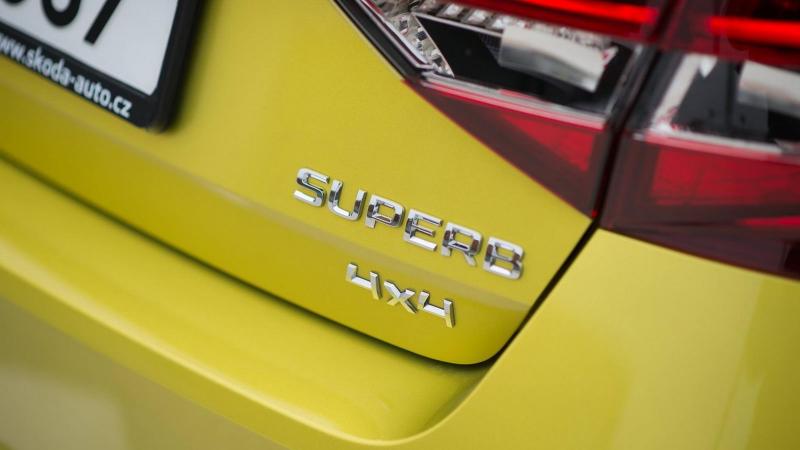  - Škoda Superb Sportline Dragon Skin : superbe ? 1