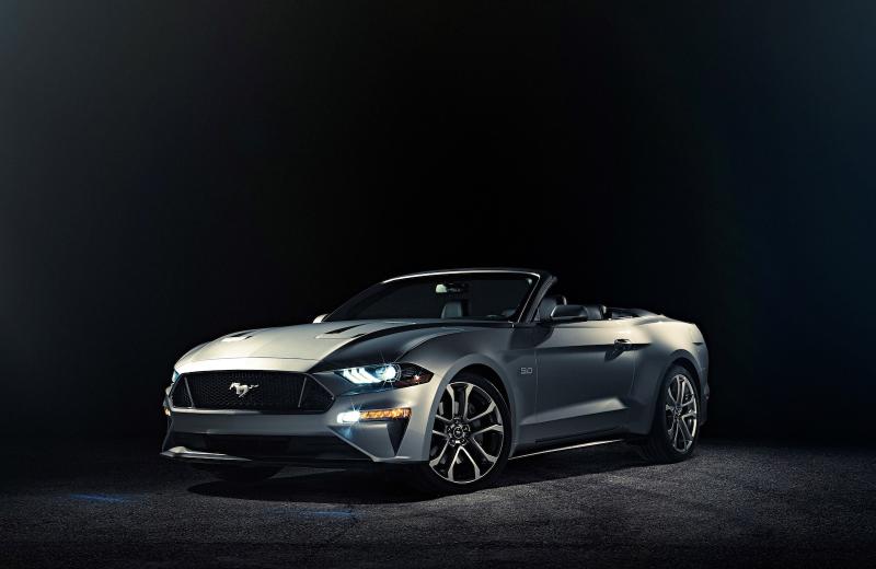  - Ford Mustang Cabriolet reliftée 1