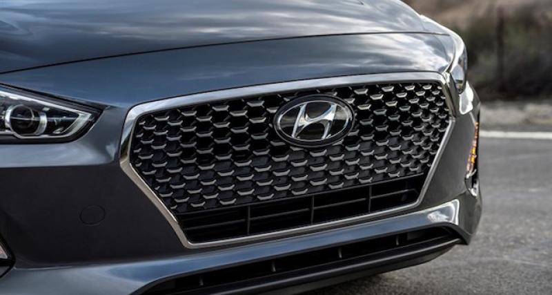  - Teaser Hyundai Elantra GT