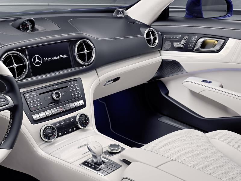  - Mercedes SL designo Edition et SLC RedArt Edition 2