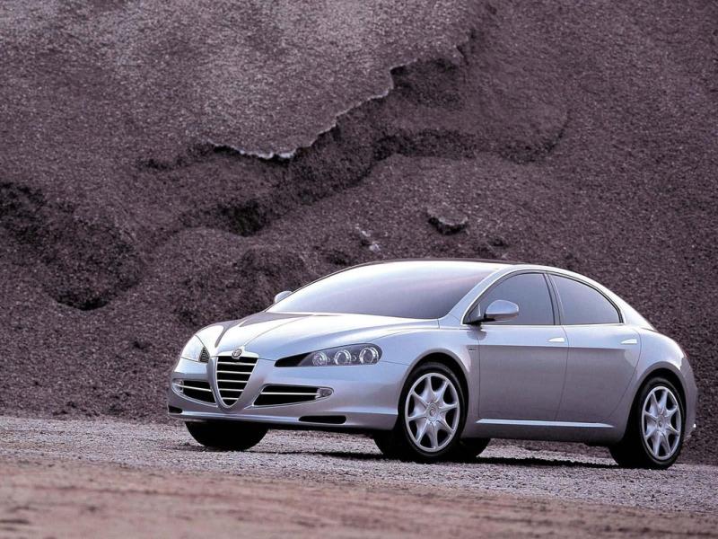  - Les concepts ItalDesign : Alfa Romeo Visconti (2004) 1