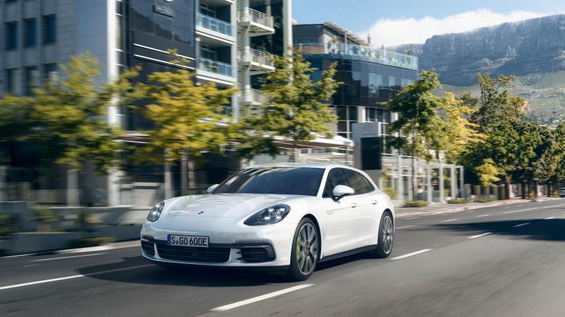  - Genève 2017 : Porsche Panamera Sport Turismo 1