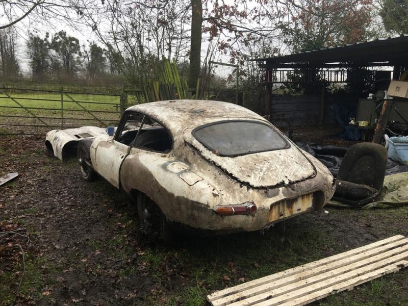 Une Jaguar E "barn find" pour 44 000 € ! 1