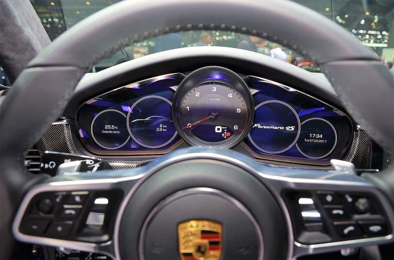  - Genève 2017 Live : Porsche Panamera Sport Turismo 1