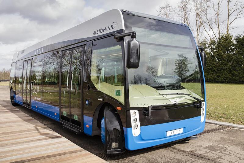 Alstom et NTL présente l'APTIS, le "bus du futur" 1