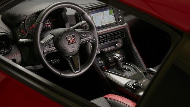  - La Nissan GT-R Track Edition 2017 entre en piste 1