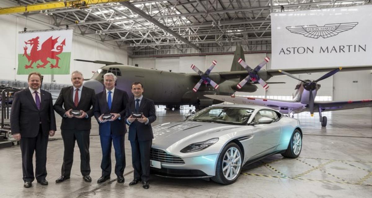 Aston Martin reçoit les clefs de St Athan !