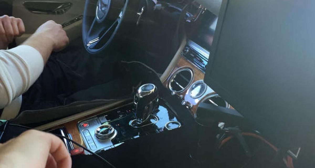 Spyshot : l’intérieur de la prochaine Bentley Continental GT partiellement dévoilé