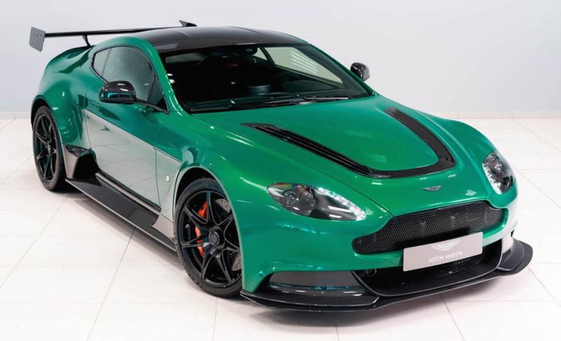 - Aston Martin Vantage GT12 : une belle plante verte aux enchères 1