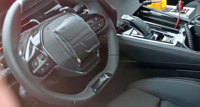  - Spyshots : la prochaine Peugeot 508 dévoile son intérieur