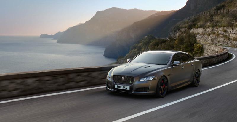  - Jaguar XJR575 1