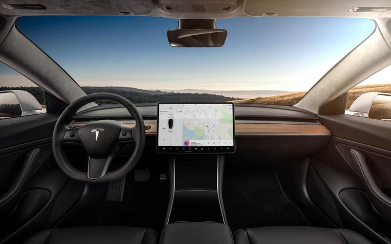 Tesla dévoile la Model 3 1