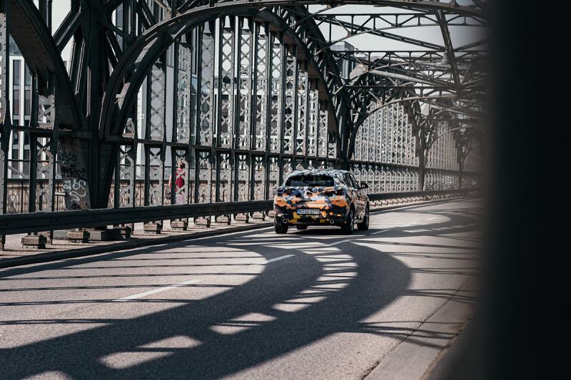  - BMW tease le X2 sous un camouflage inédit 1