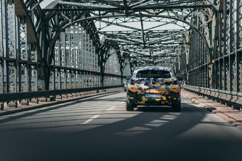  - BMW tease le X2 sous un camouflage inédit 1