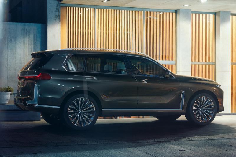  - Francfort 2017 : le concept BMW X7 iPerformance en fuite 1