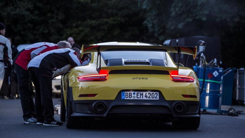  - Porsche 911 GT2 RS : 6 minutes 47 secondes au Nürburgring 1