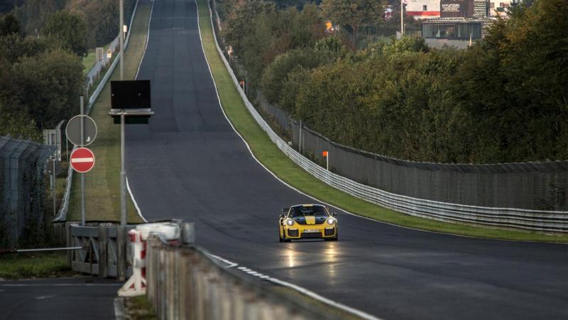 Porsche 911 GT2 RS : 6 minutes 47 secondes au Nürburgring 1