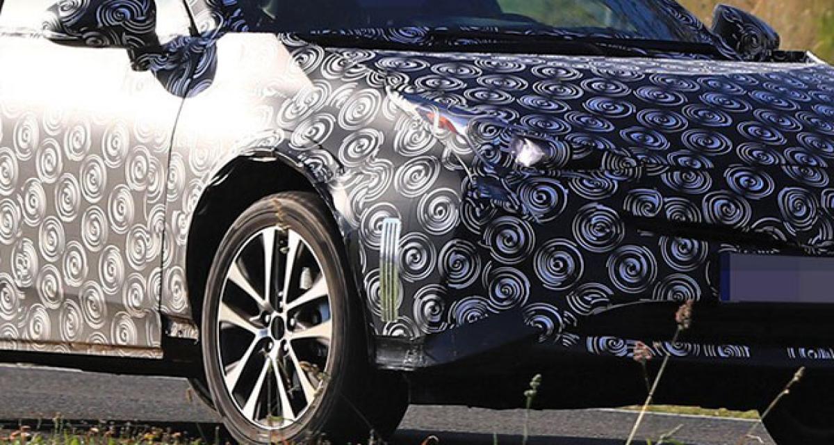 Spyshots : Toyota Prius SUV