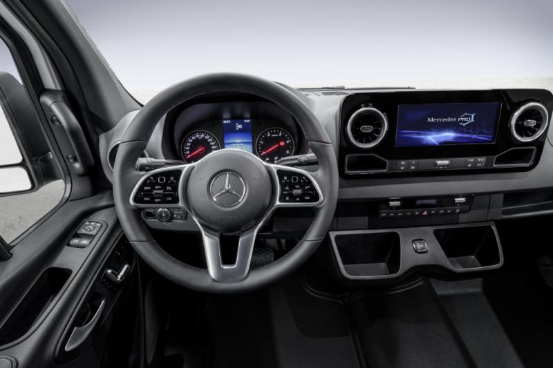  - L'intérieur du nouveau Mercedes Sprinter 1