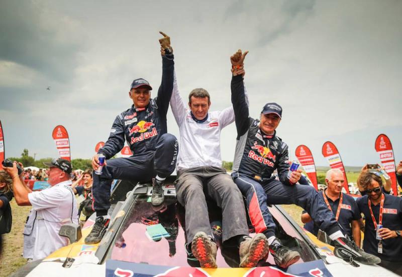 Dakar 2018 : Sainz l'emporte avec Peugeot 1