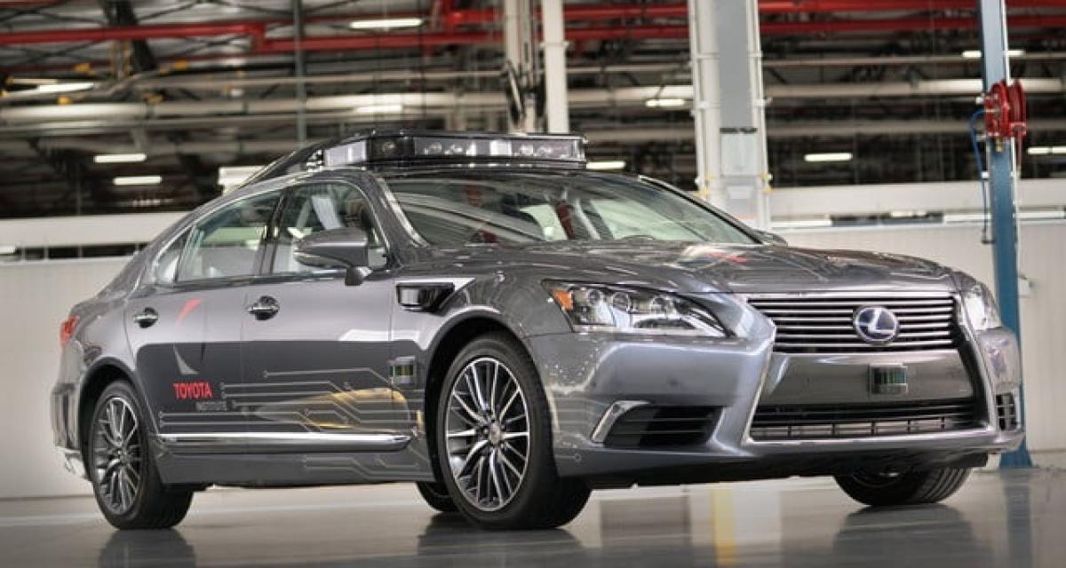 Toyota suspend aussi ses tests de voitures autonomes