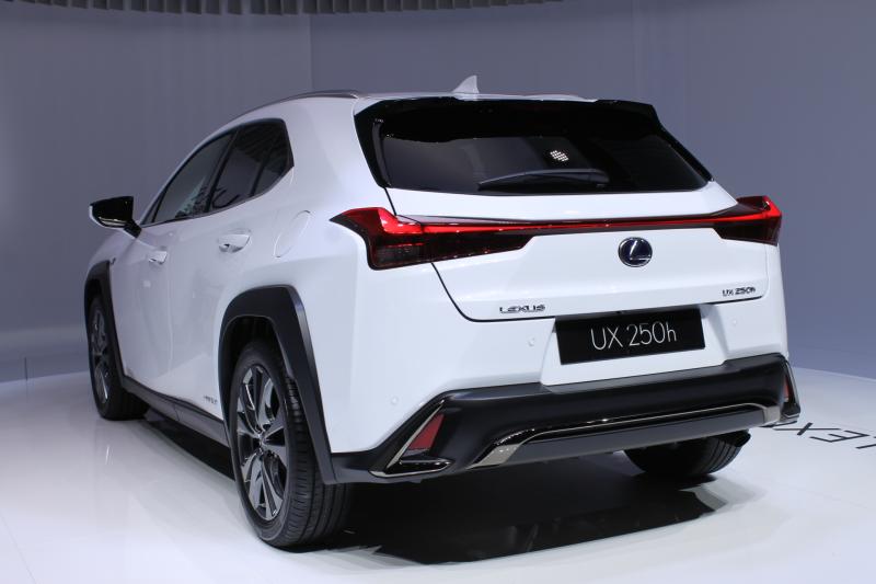  - Genève 2018 Live : Lexus UX 1