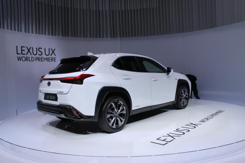  - Genève 2018 Live : Lexus UX 1