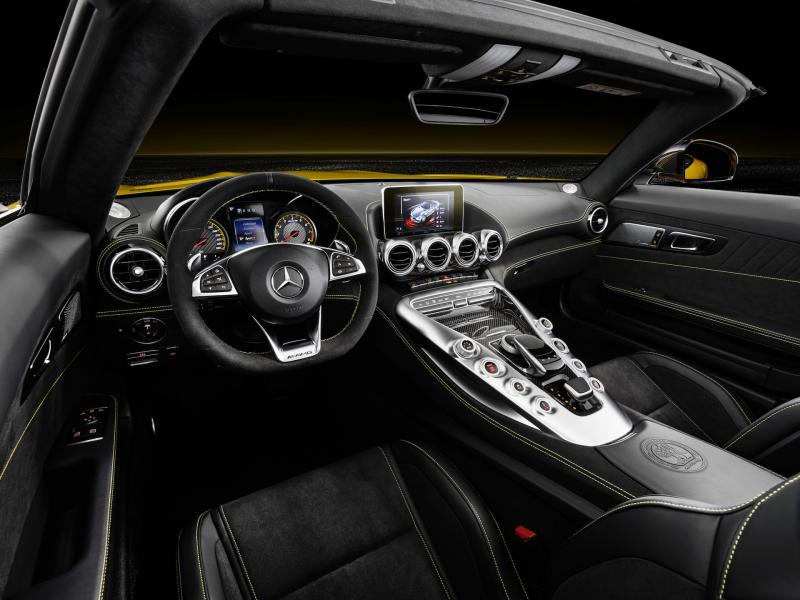  - Mercedes-AMG GT S Roadster 1