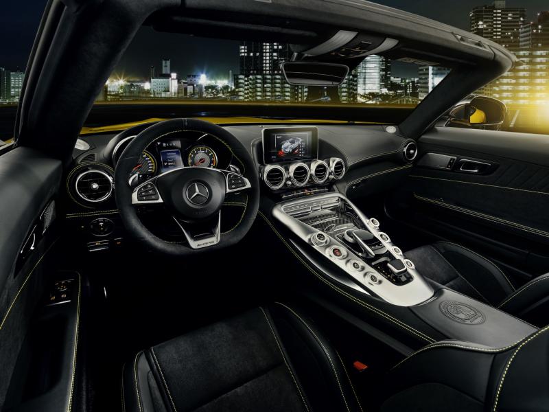  - Mercedes-AMG GT S Roadster 1