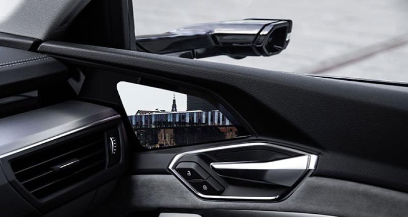  - L'Audi eTron montre son intérieur et ses rétros