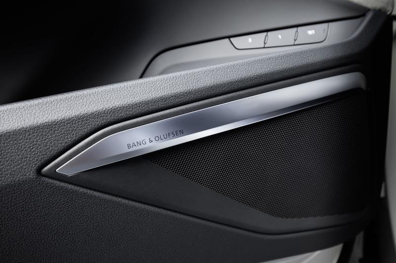  - L'Audi eTron montre son intérieur et ses rétros 1