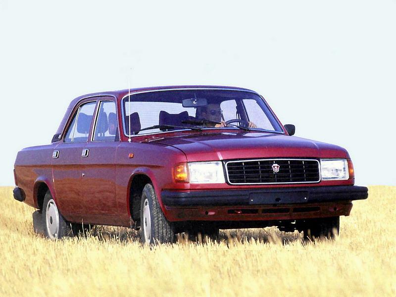 Festival de cames : James Bond poursuit une GAZ Volga 31029 dans Goldeneye (1995) 2