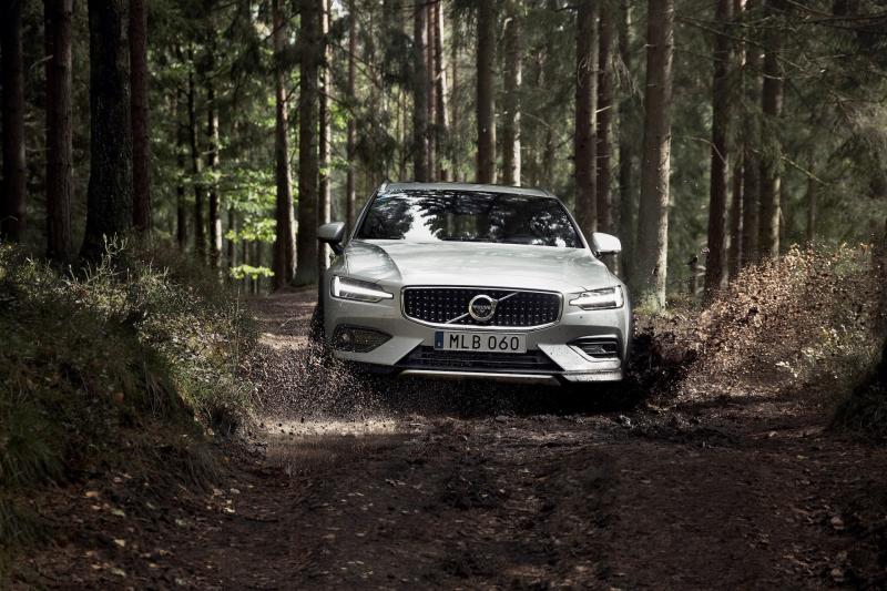  - Volvo dévoile le V60 Cross Country 1