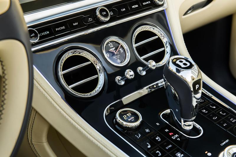  - Un V8 pour les Bentley Continental GT Coupé et Cabrio 1