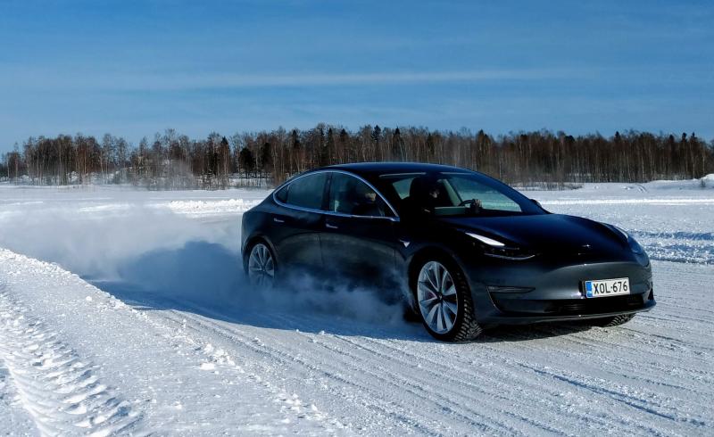 Tesla Winter Experience : travers électriques 1
