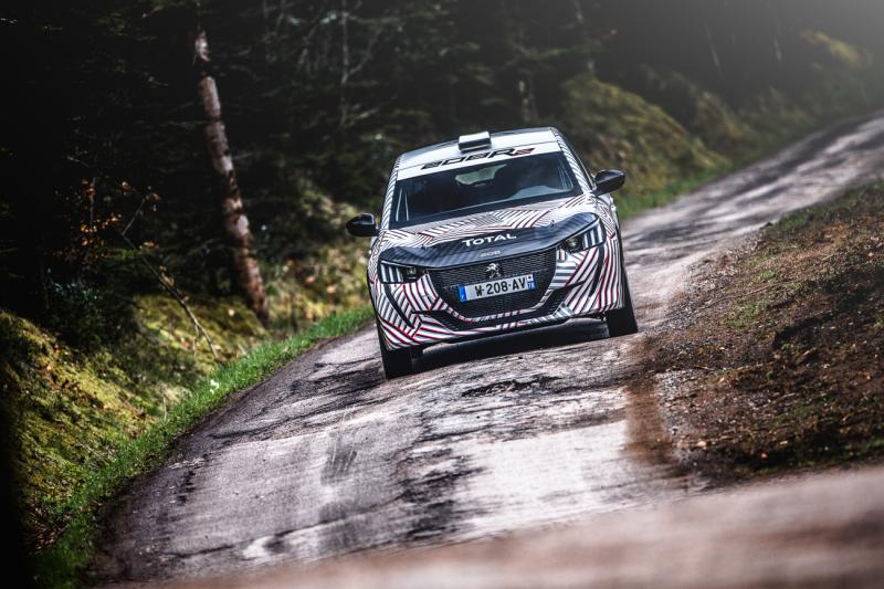 Rallye : la Peugeot 208R2 fait ses premiers tours de roues 1