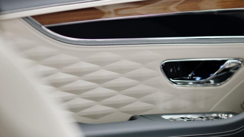  - La nouvelle Bentley Flying Spur aura un cuir en 3D 1