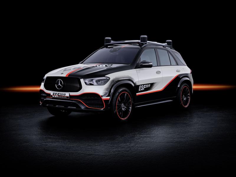 Mercedes présente l'ESF 2019 avec ses solutions de sécurité 1