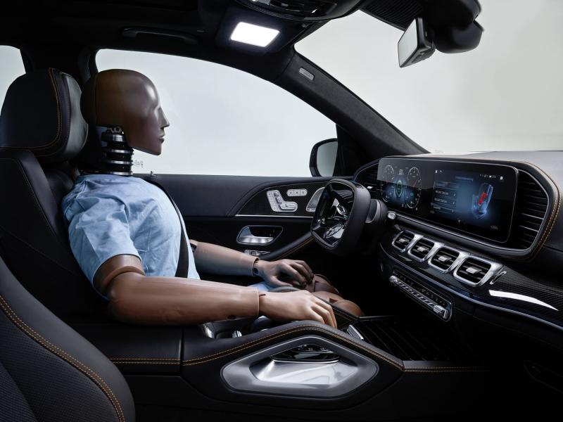 Mercedes présente l'ESF 2019 avec ses solutions de sécurité 2