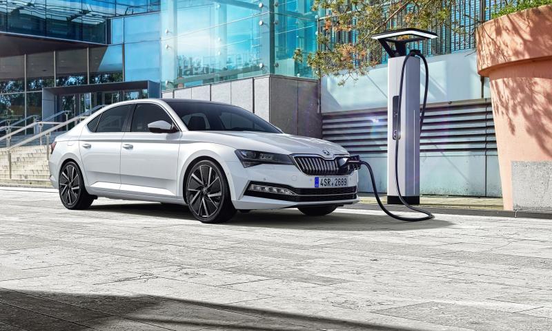  - Skoda Superb restylée : diversification et hybridation 3