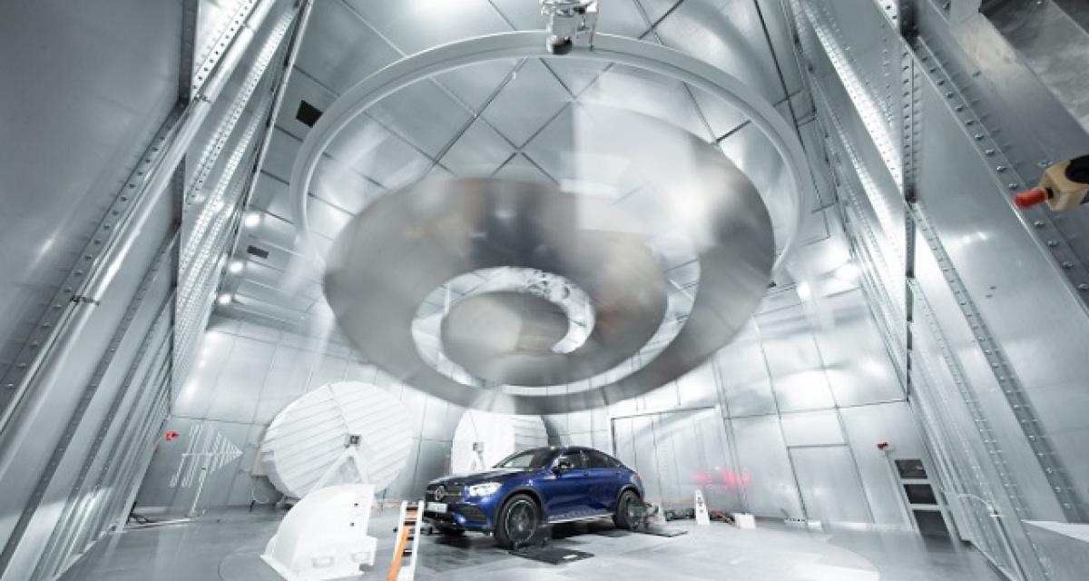 Daimler : banc de tests électro-magnétiques pour service connecté