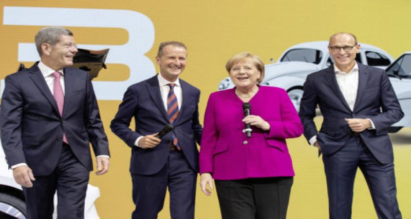  - Merkel au chevet d'une industrie auto en pleine "révolution"!