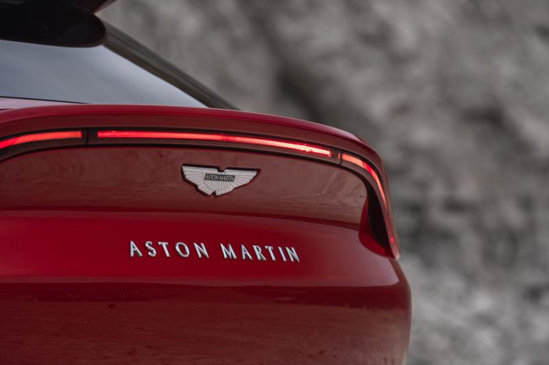  - Aston Martin DBX : my name is Bébé, Gros Bébé ! 1
