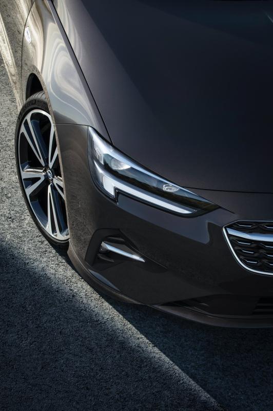  - Pleins phares sur la nouvelle Opel Insignia 1