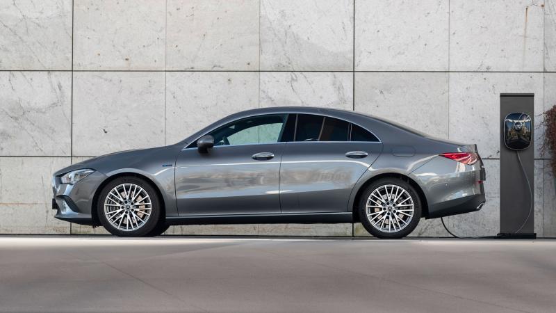 Mercedes étend l'hybride rechargeable aux GLA et CLA 1