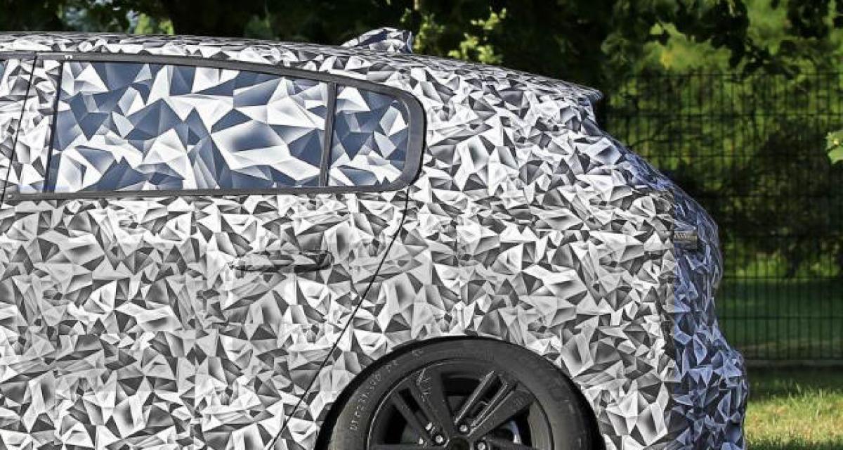 Photos espions : la future Peugeot 308 avec son nouveau logo