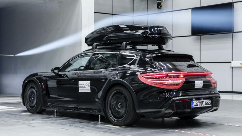 Porsche ajoute du coffre au Taycan Cross Turismo 1