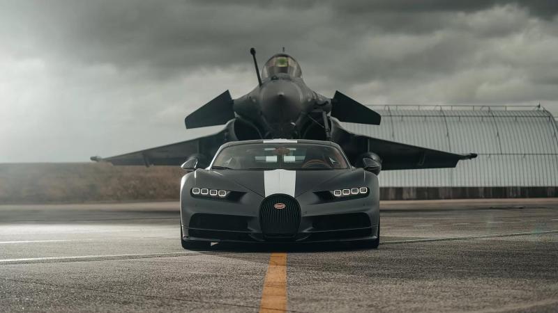  - Bugatti Chiron vs Rafale Marine : tonnerres mécaniques 1