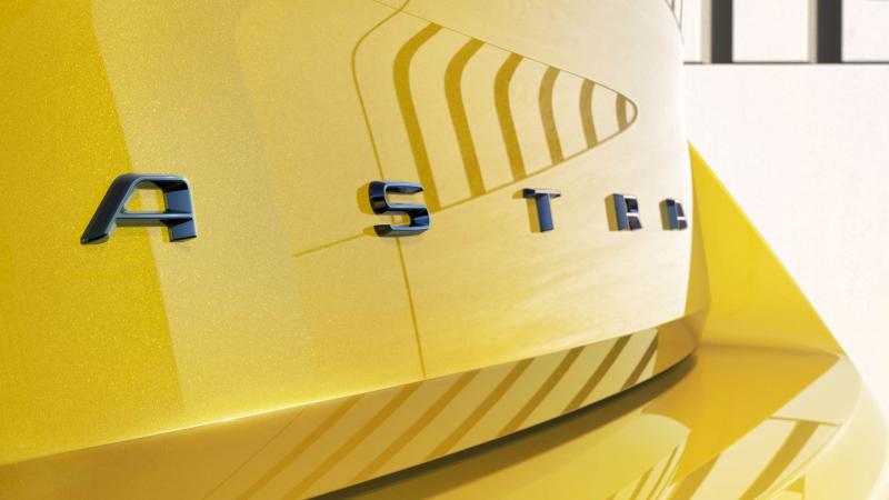 Opel dévoile un peu sa future Opel Astra 1