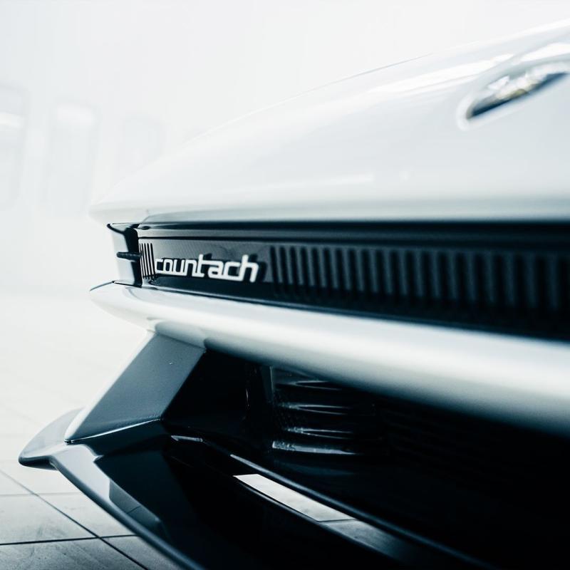  - Voilà la LP 800-4, alias la nouvelle Lamborghini Countach 1